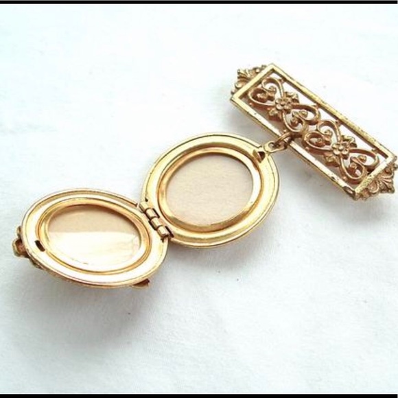 Vintage Locket Designer Miriam Haskell Keepsake - Picture 3 of 8